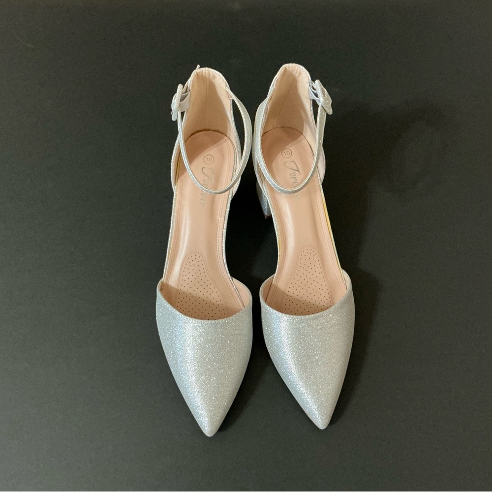 Women’s Fashion Sparkling Silver Pointed Heels Size 10